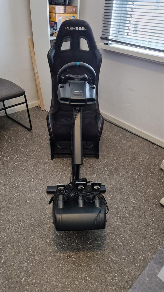 Playseat met Logitech G29 stuur en pedalen, Ophalen