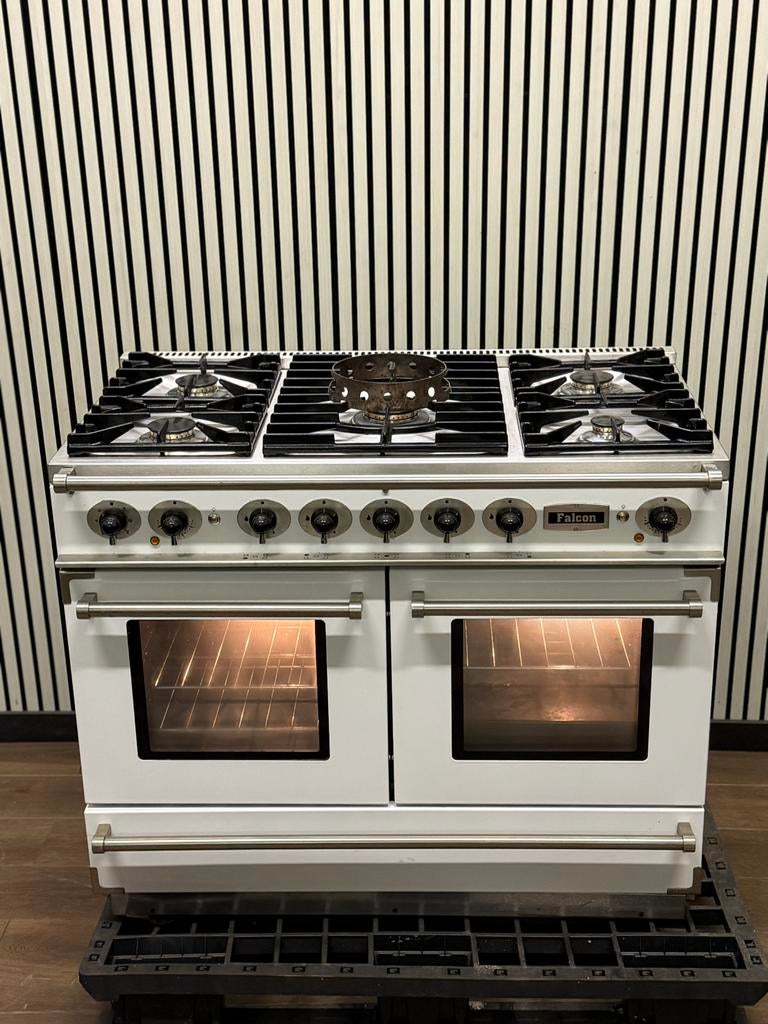 Luxe Falcon Fornuis wit met 5 pits & 2 ovens 110 cm, Witgoed en Apparatuur, Fornuizen, Zo goed als nieuw, Vrijstaand, Gas, 5 kookzones of meer