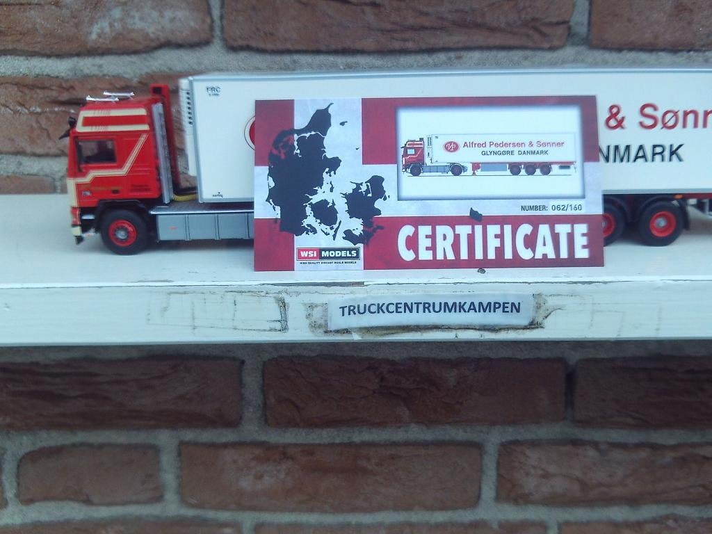 WSI  Volvo  F16  van  Alfred  Pedersen., Hobby en Vrije tijd, Modelauto's | 1:50, Ophalen of Verzenden, Nieuw, Bus of Vrachtwagen