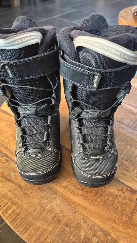 Kinder Deeluxe Snowboardschoenen - maat 20/31 zgan, Ophalen of Verzenden, Gebruikt, Snowboots