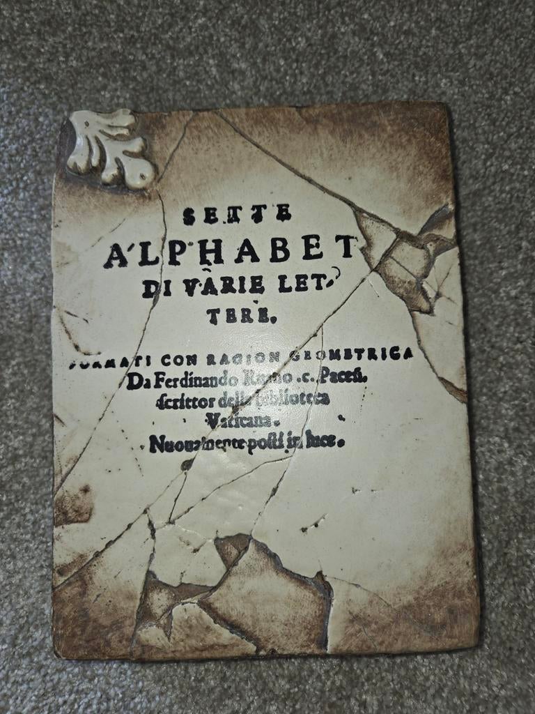 Sid Dickens Memory Block - Alfabet Tegel, Antiek en Kunst, Antiek | Wandborden en Tegels, Ophalen of Verzenden