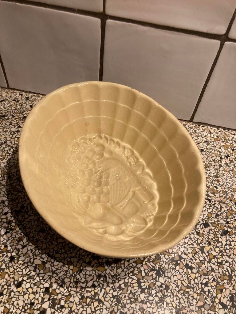 Mooie oude puddingvorm vogel op druiven, Ophalen of Verzenden