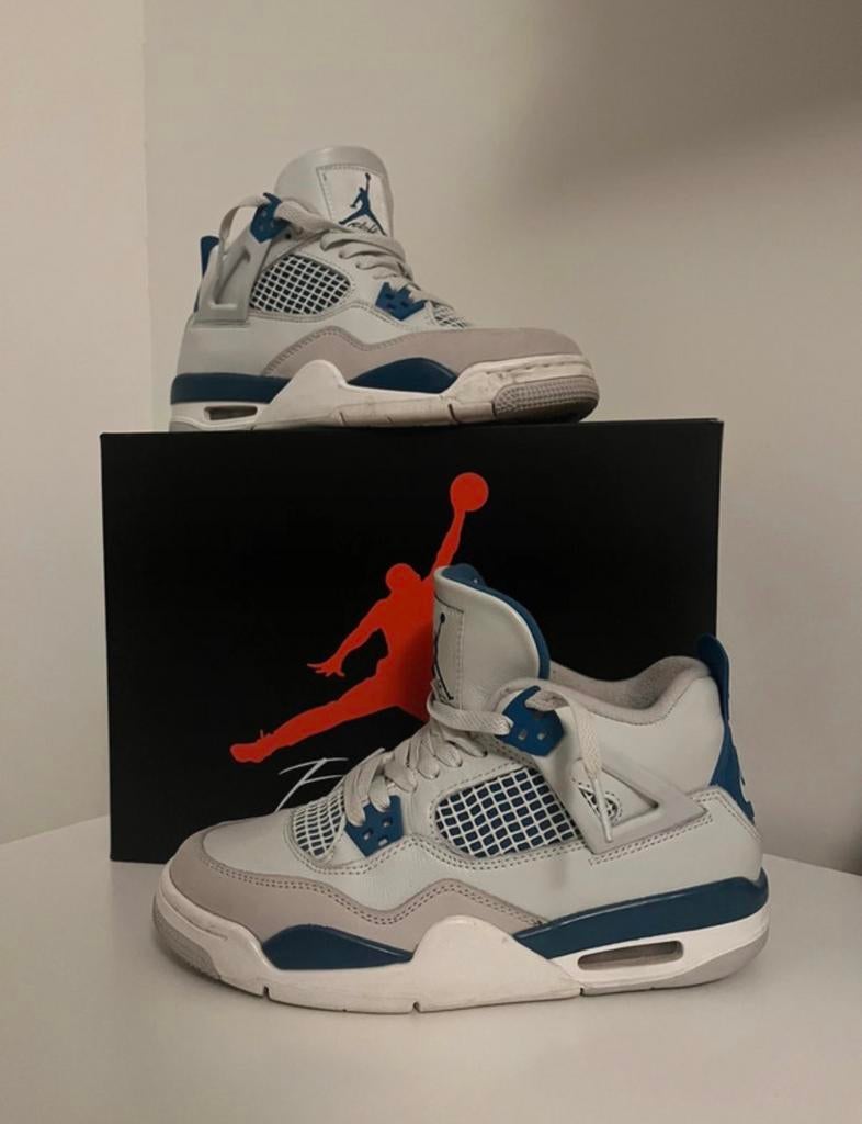 Jordan 4 Military Blue GS Maat 38 MOET NU WEG!, Blauw, Ophalen of Verzenden, Sneakers of Gympen, Gedragen
