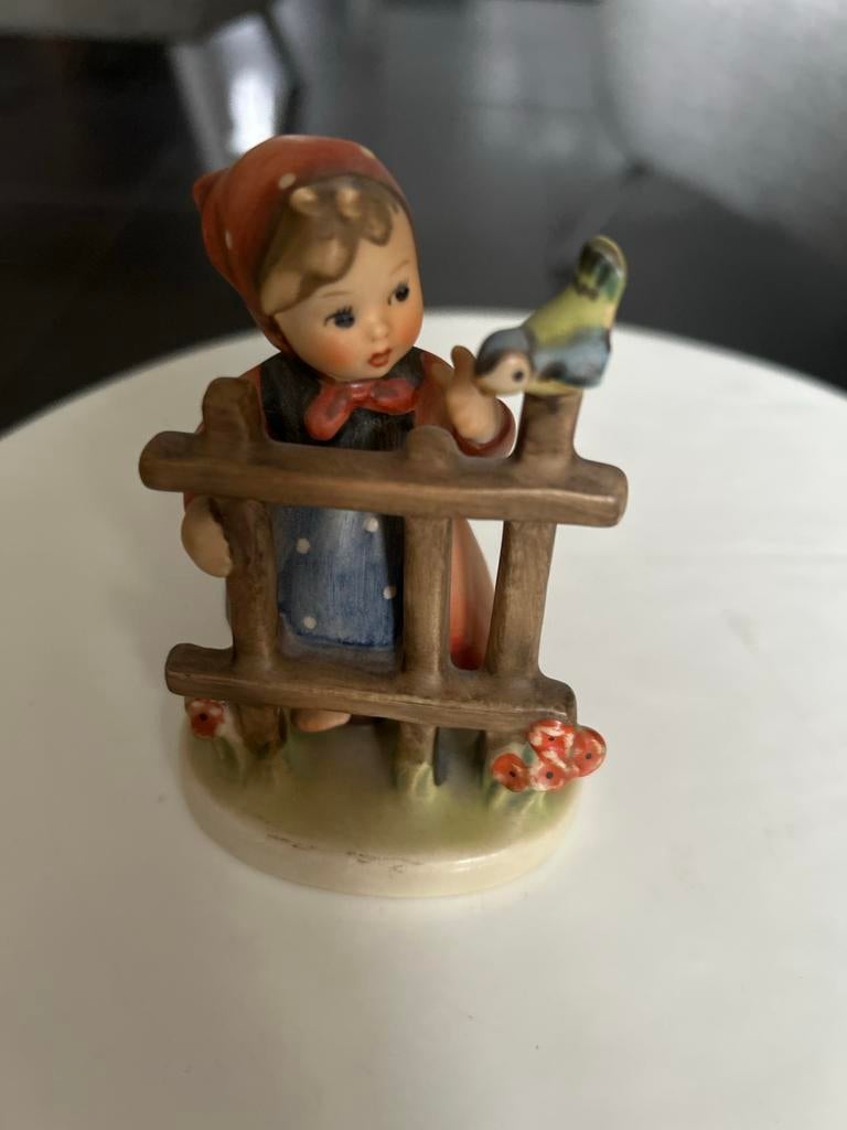 Hummel Boerenmeisje met Vogel - Goebel, Ophalen of Verzenden