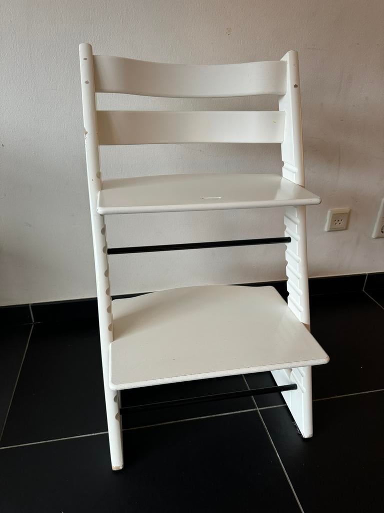 2? Stokke tripp trapp kinderstoel wit met verlengde glijders, Ophalen, Zo goed als nieuw, Meegroeistoel, Aanschuifbaar