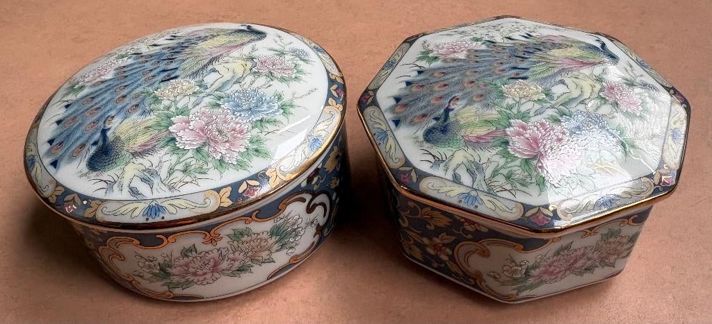 Twee fraaie vintage juwelenpotjes, VAGA, porselein, Ophalen of Verzenden