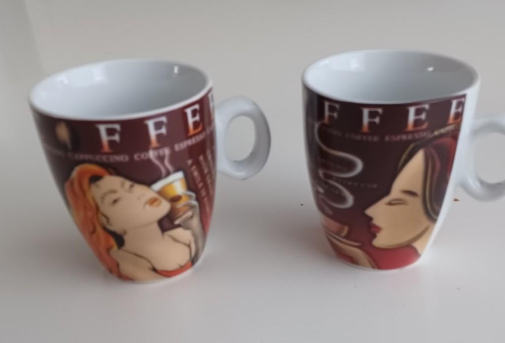 2 koffie kopjes merk Siaki, Ophalen of Verzenden, Zo goed als nieuw, Overige stijlen, Kop(pen) en/of Schotel(s)