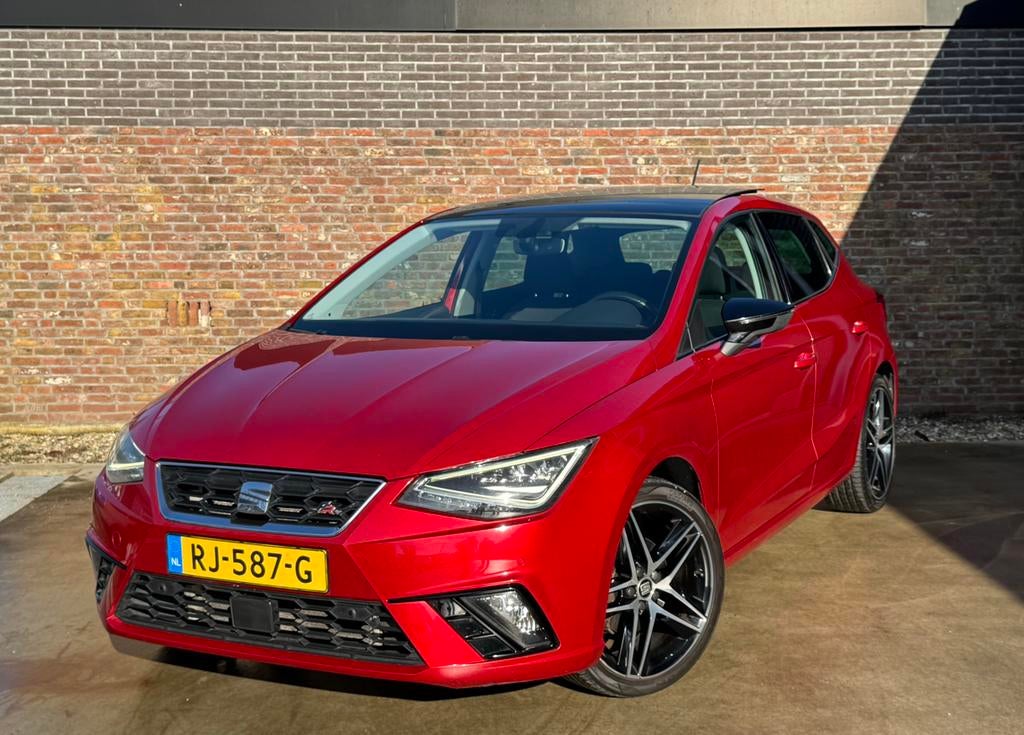 Seat Ibiza 1.0 TSI FR-LINE|116PK|PANO|BEATS|CAMERA|CARPLAY, Auto's, Seat, 40 €/maand, Zwart, Ibiza, Origineel Nederlands