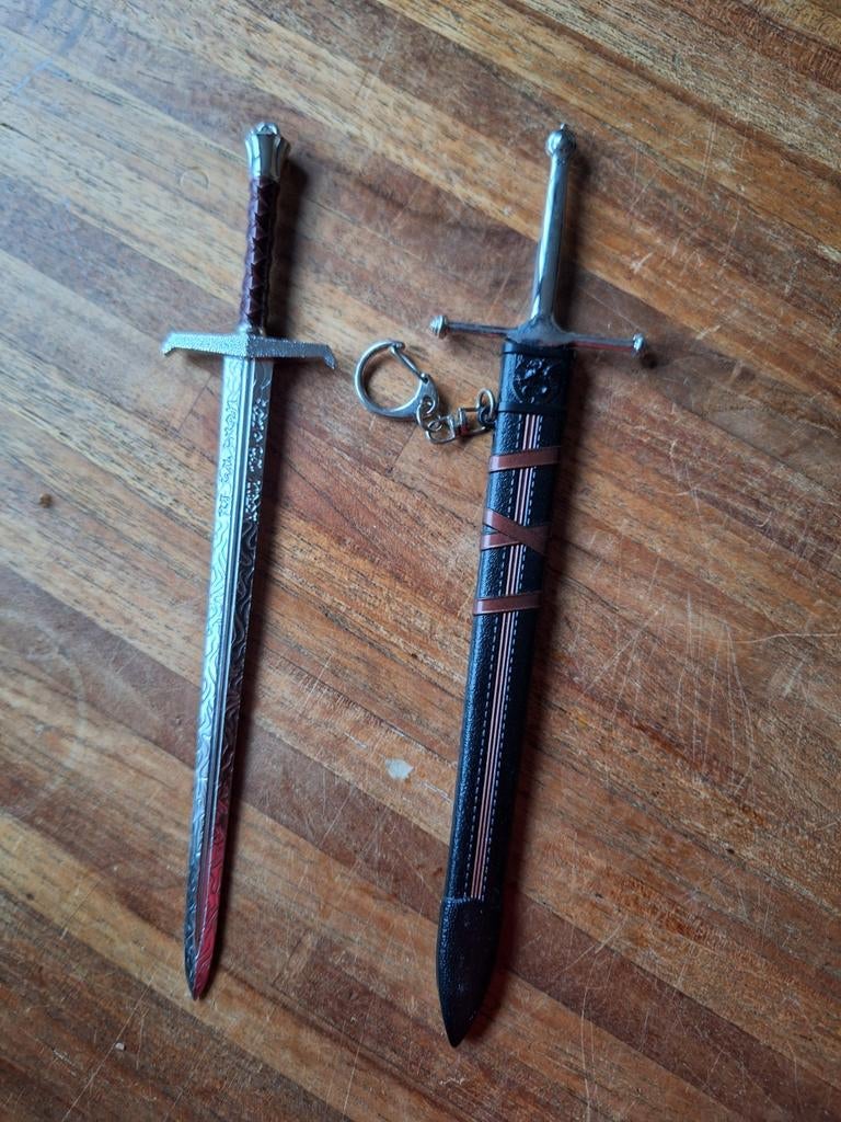 Zwaarden voor 30 cm poppen/actiefiguren, Ophalen of Verzenden, Landmacht, Nederland