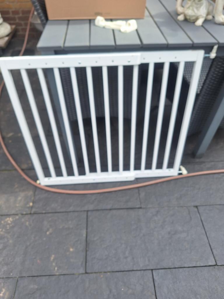 Wit traphekje met muurbevestiging, Ophalen of Verzenden