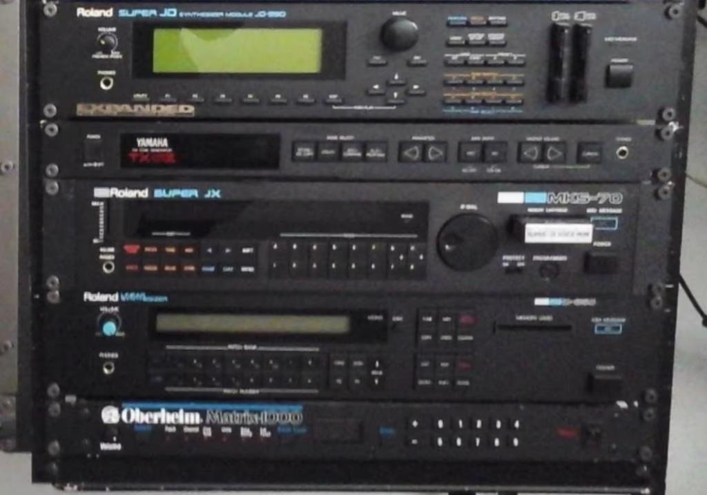 Roland Super JX, Muziek en Instrumenten, Synthesizers, Ophalen of Verzenden, Zo goed als nieuw, Overige aantallen, Roland