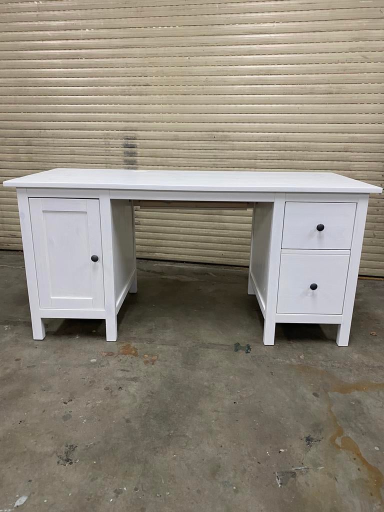 Hemnes bureau, Huis en Inrichting, Bureaus, Ophalen, Hout, Schoolbureau, Zo goed als nieuw