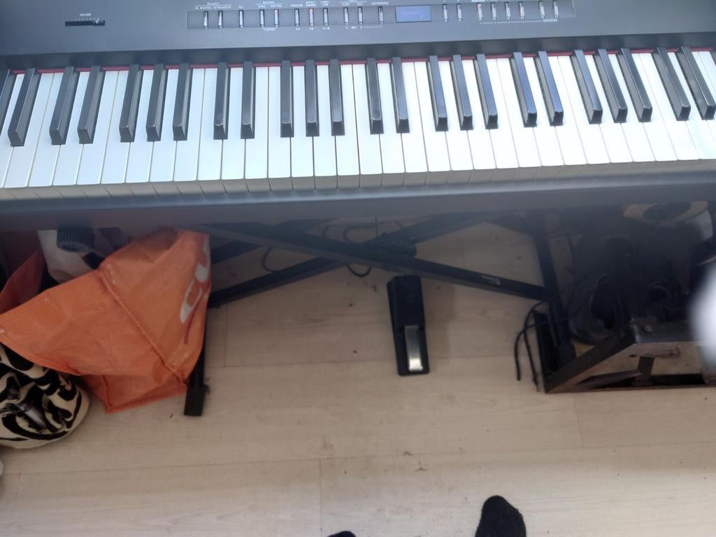 Digitale piano Roland FP 50, Muziek en Instrumenten, Ophalen of Verzenden, Zo goed als nieuw, Zwart