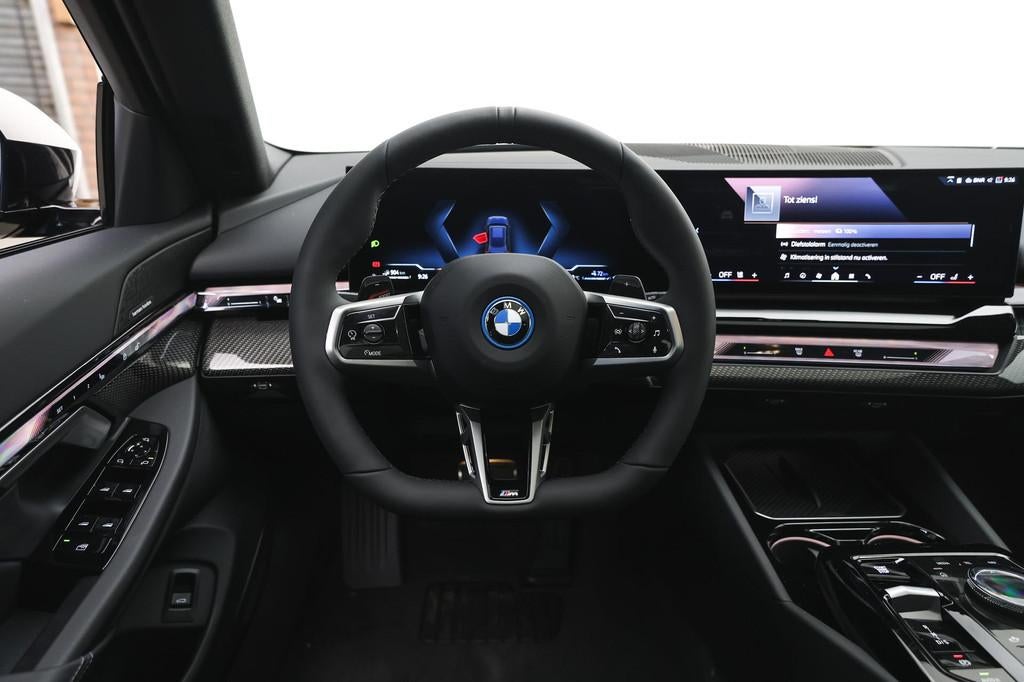 BMW 5 Serie Touring 530e M Sport Automaat / Panoramadak / Ad, Automaat, 1998 cc, Achterwielaandrijving, Zwart