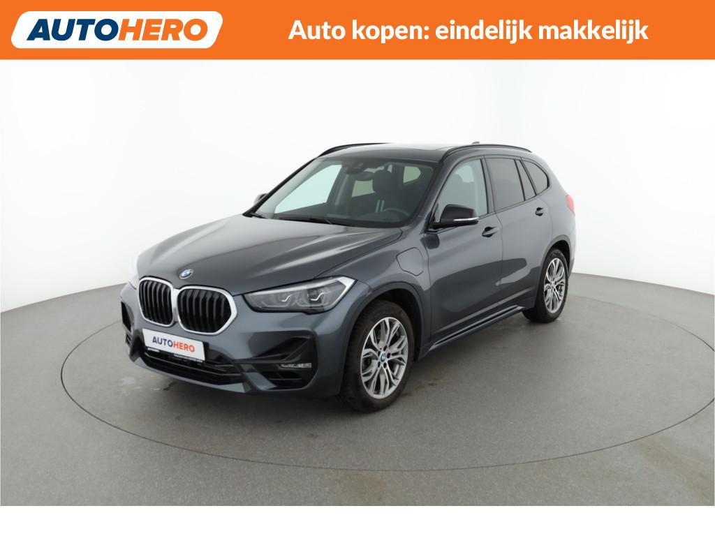 BMW X1 xDrive25e UH83024 (bj 2020, automaat), Auto's, Gebruikt, Met garantie (alle), Leder en Stof, 59 km/l
