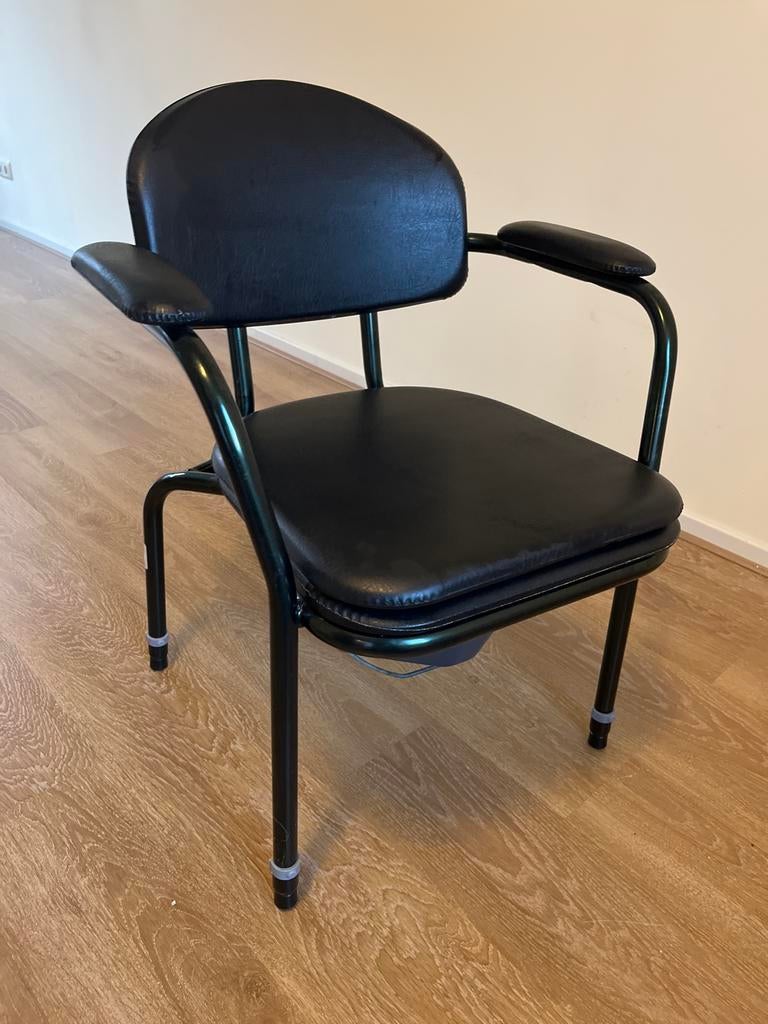 Postoel / toiletstoel in prima staat, Diversen, Ophalen, Gebruikt