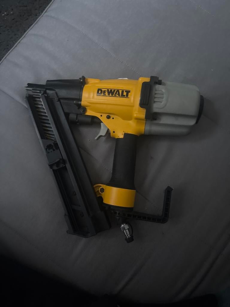 DeWalt DPN250MCN-XJ tacker, Ophalen of Verzenden, Gebruikt