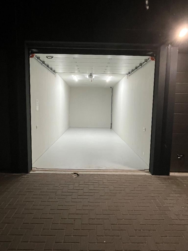 Garagebox | Opslag | Bedrijfsunit | Alphen aan den Rijn