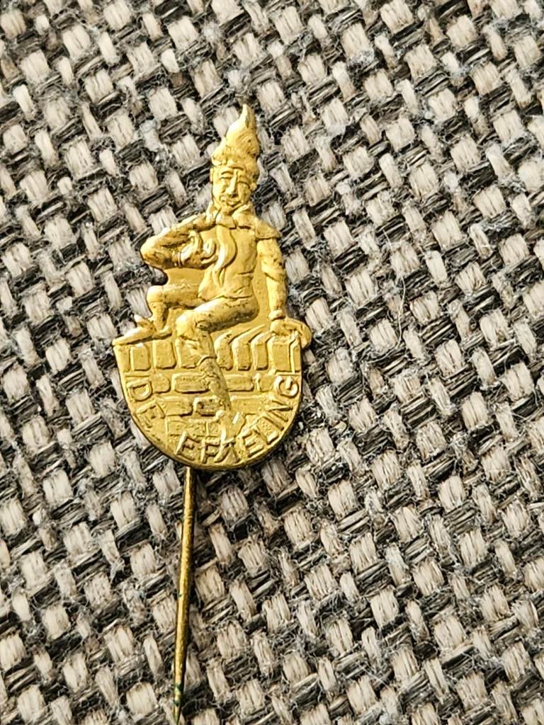 Efteling oud speldje, Verzamelen, Efteling, Ophalen of Verzenden, Gebruikt, Button of Speldje