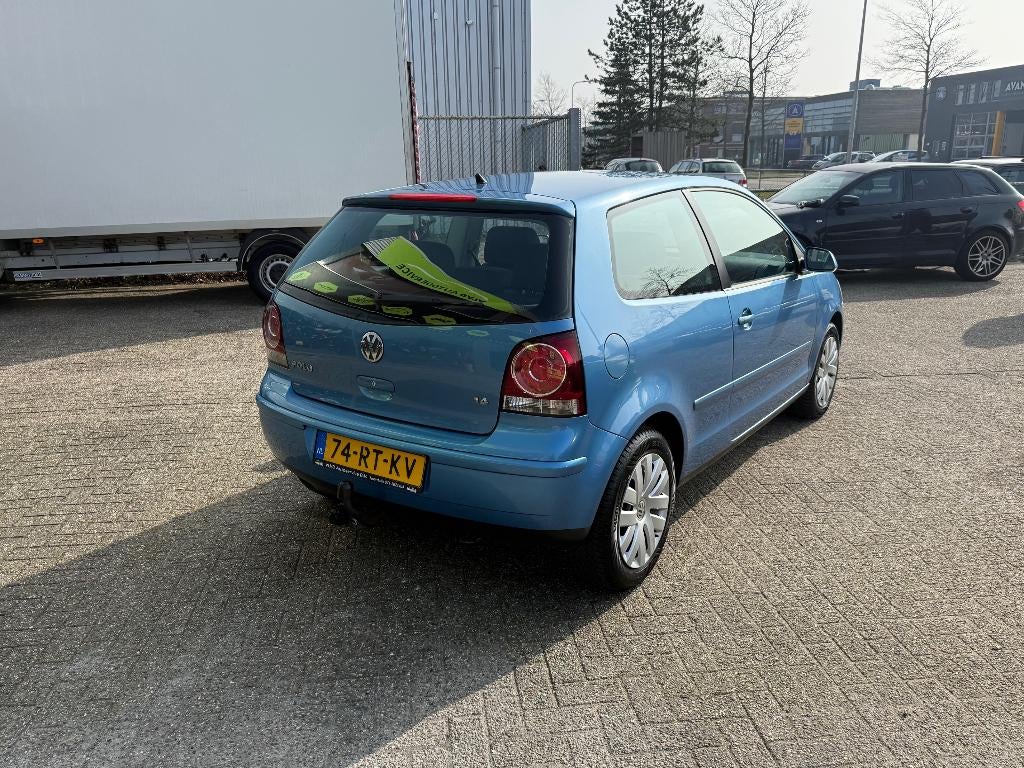 Volkswagen Polo 1.4 55KW AUT 2005 Blauw, Cruise, airco, Stof, 4 cilinders, Blauw, Bedrijf