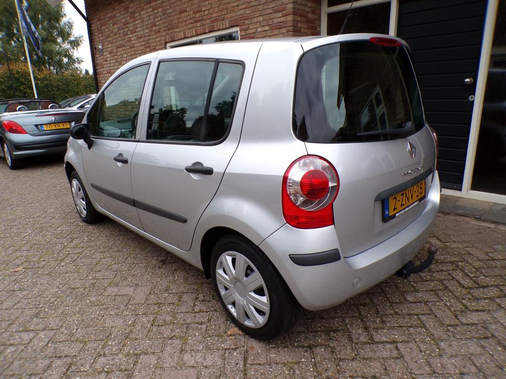 Renault Modus 1.2-16V Authentique Airco, Voorwielaandrijving, Stof, Gebruikt, Zwart