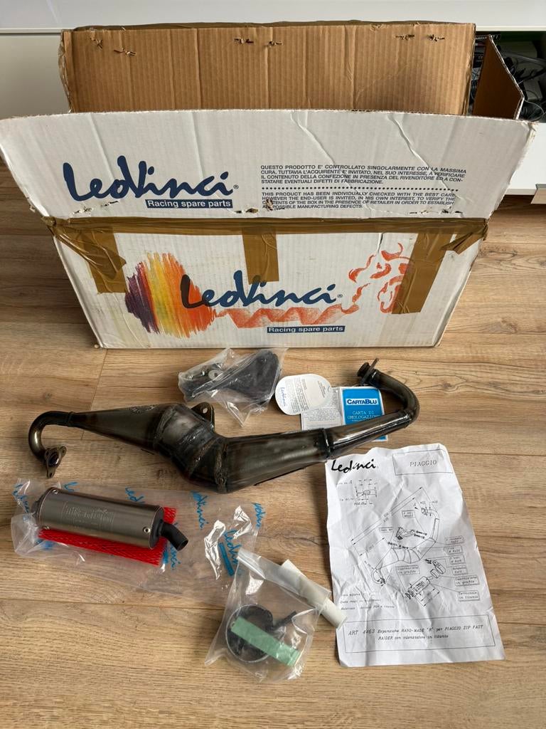 Nieuwe vintage 90s Leovinci R race uitlaat + titanium demper, Fietsen en Brommers, Ophalen of Verzenden, Nieuw, Uitlaat, Piaggio