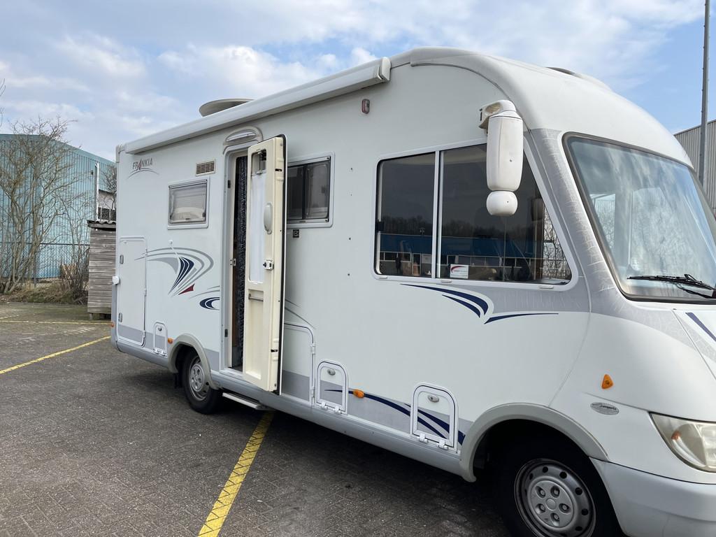 Frankia 600 / Camera / Airco / Sat / Zonnepaneel / Top staat, Caravans en Kamperen, Campers, Overige merken, Info@autocenterveenstra.nl