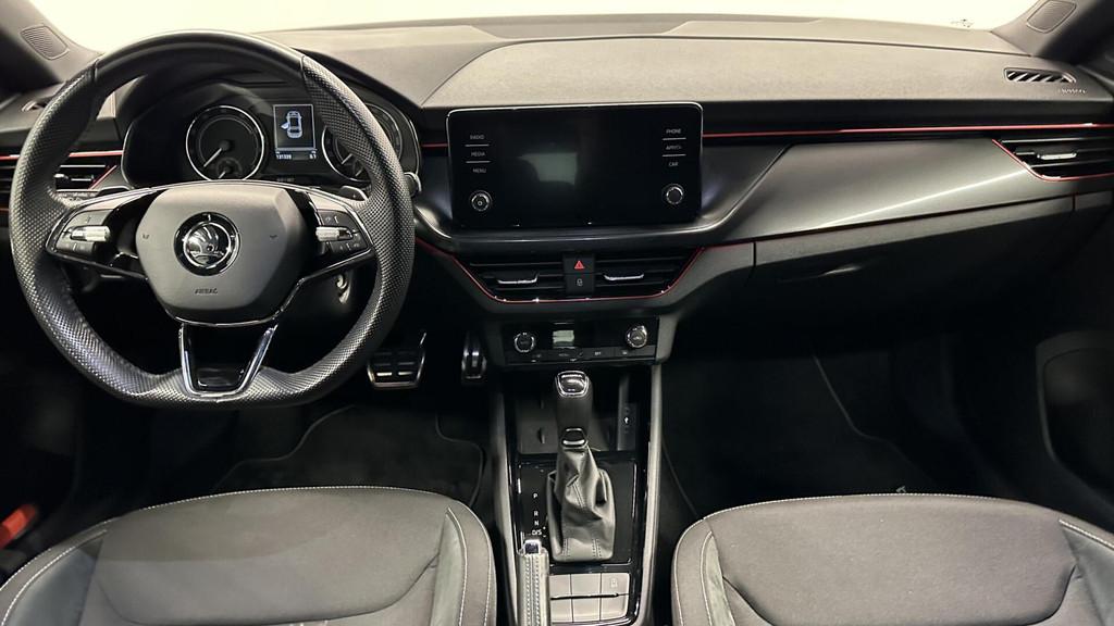 Skoda Scala 1.0 TSI Sport Business LM CRUISE CARPLAY ECC., Auto's, Gebruikt, Met garantie (alle), Blauw, 49 €/maand