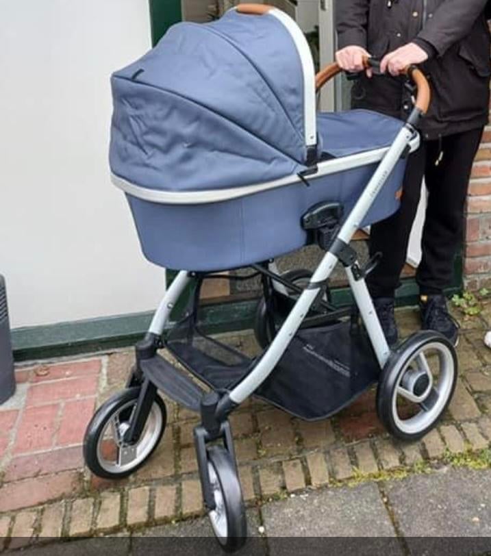 Mutsy Icon kinderwagen met reiswieg en autostoel, Kinderen en Baby's, Kinderwagens en Combinaties, Ophalen, Zo goed als nieuw