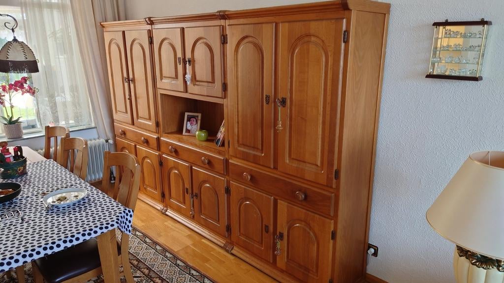Massief eiken kast, Ophalen, Met plank(en), Eikenhout, Massief eiken