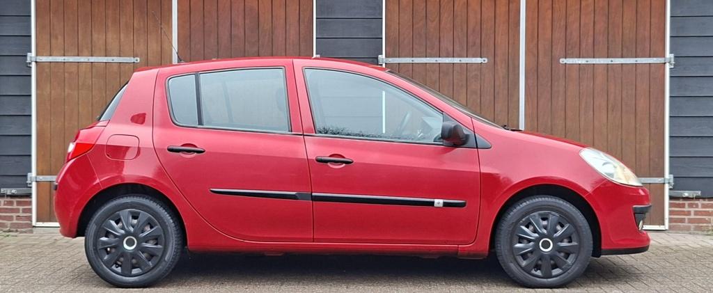 Renault Clio 1.2-16V Special Line, Distributieriem vervangen, Auto's, Renault, Gebruikt, 4 cilinders, Origineel Nederlands, Handgeschakeld