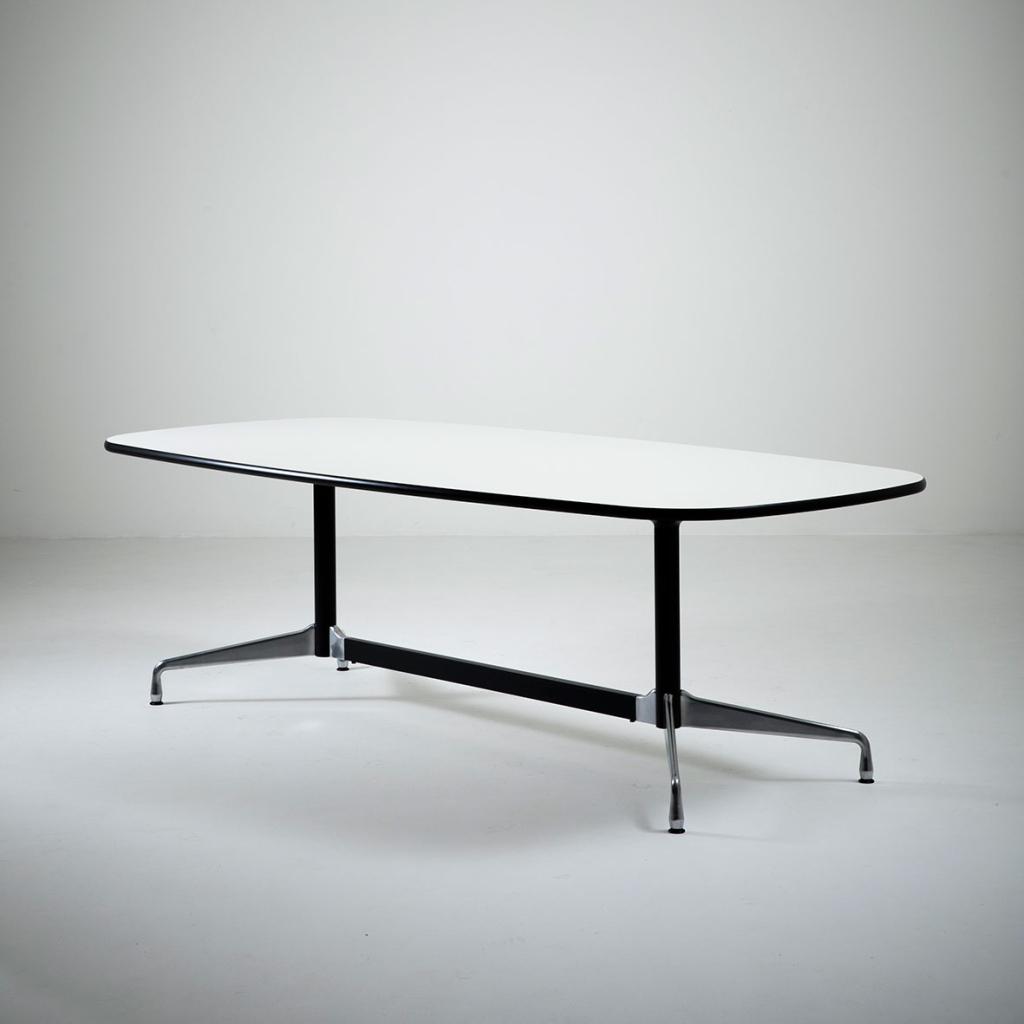 1 Vitra Eames Segmented Table Wit 274 x 135 cm