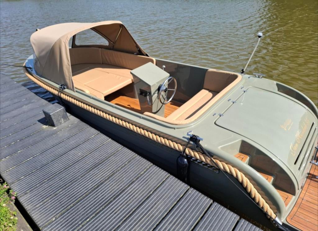 Tender sloep 550 (2025) – Nieuwstaat – Incl. trailer, Watersport en Boten, Sloepen, Tot 10 pk, Ophalen of Verzenden, Zo goed als nieuw