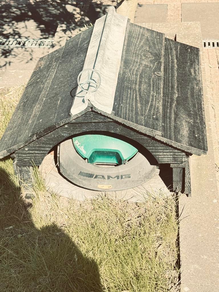 huisje / hokje  voor robotmaaier 🌸🌸🌸, Verzenden, Meer dan 25 cm