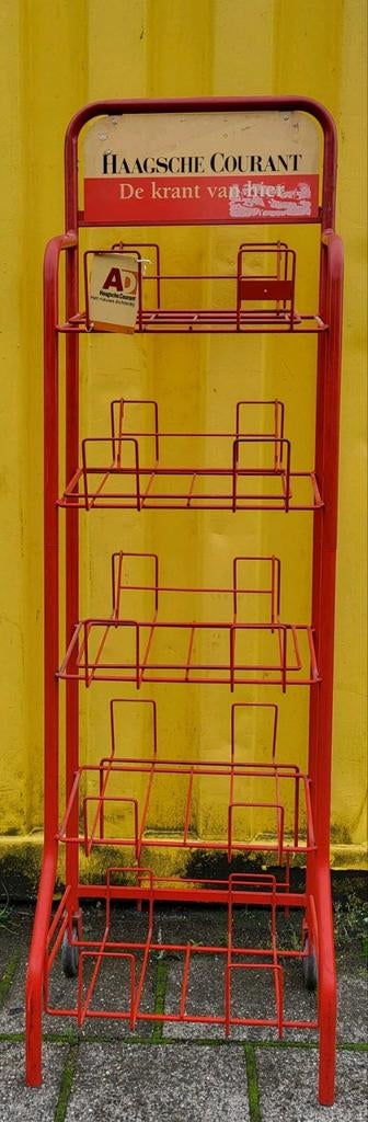 Vintage/Haagsche Courant/Kastje/Rek/Standaard, Ophalen