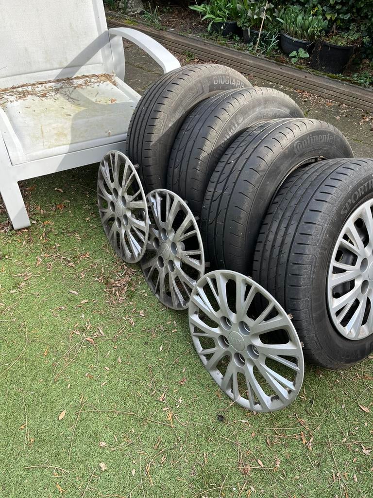 Kia ceed zomerbanden met velgen en sierdoppen, Auto-onderdelen, Banden en Velgen, Ophalen, 15 inch, Band(en), 195 mm