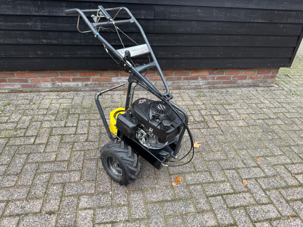 Grensdraad robot grasmaaier  kabellegger te huur, Tuin en Terras, Grasmaaiers, Ophalen, Nieuw, 50 cm of meer