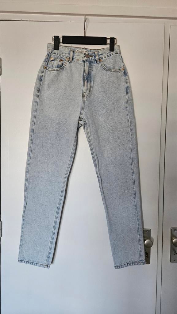 Pull & Bear momfit jeans lichtblauw maat XS/34, Blauw, Nieuw, Ophalen of Verzenden, W27 (confectie 34) of kleiner