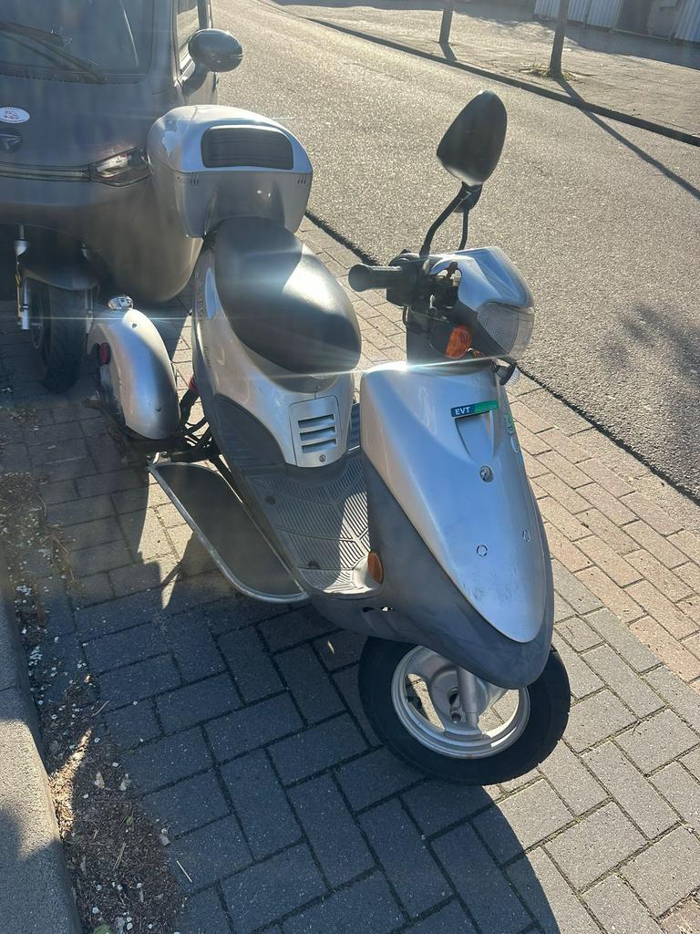 Elektrische scootmobiel scooter rijbewijs vrij zonder helm, Ophalen of Verzenden, 46 km of meer, Overige merken, 16 km/u of meer