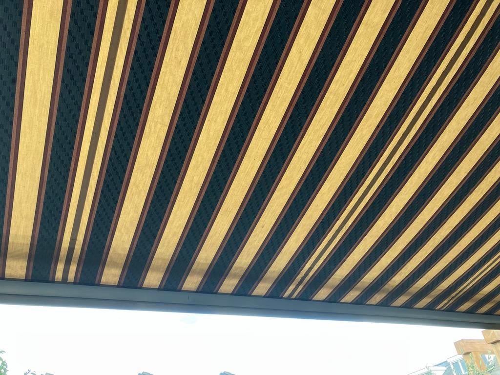 Zonnescherm met geel/blauw gestreept doek, Ophalen, Gebruikt, 150 tot 300 cm, 250 cm tot 450 cm