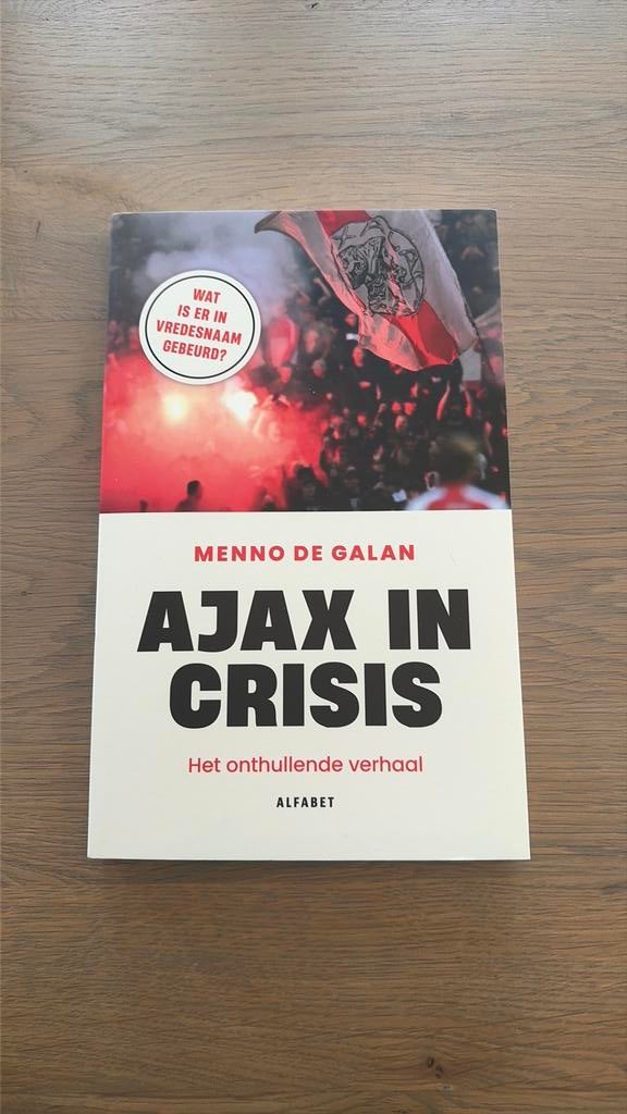 Menno de Galan - Ajax in crisis, Nieuw, Ophalen of Verzenden, Balsport, Menno de Galan
