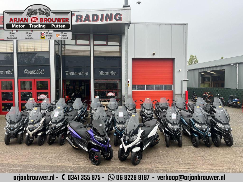 De Grootste Piaggio MP3, Peugeot Metropolis, Yamaha Tricity, Motoren, Bedrijf, Piaggio Vespa B.V., Customer_service@piaggio.com