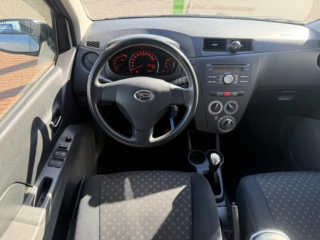 Daihatsu Cuore 1.0 Premium | €250,- KORTING PAASACTIE | 5d, Metallic lak, 18 €/maand, 4 stoelen, Cuore