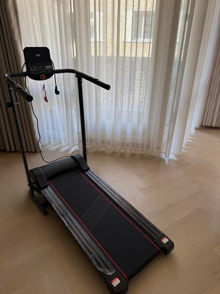 Gym Form opvouwbare loopband, Ophalen, Zo goed als nieuw, Krachtstation