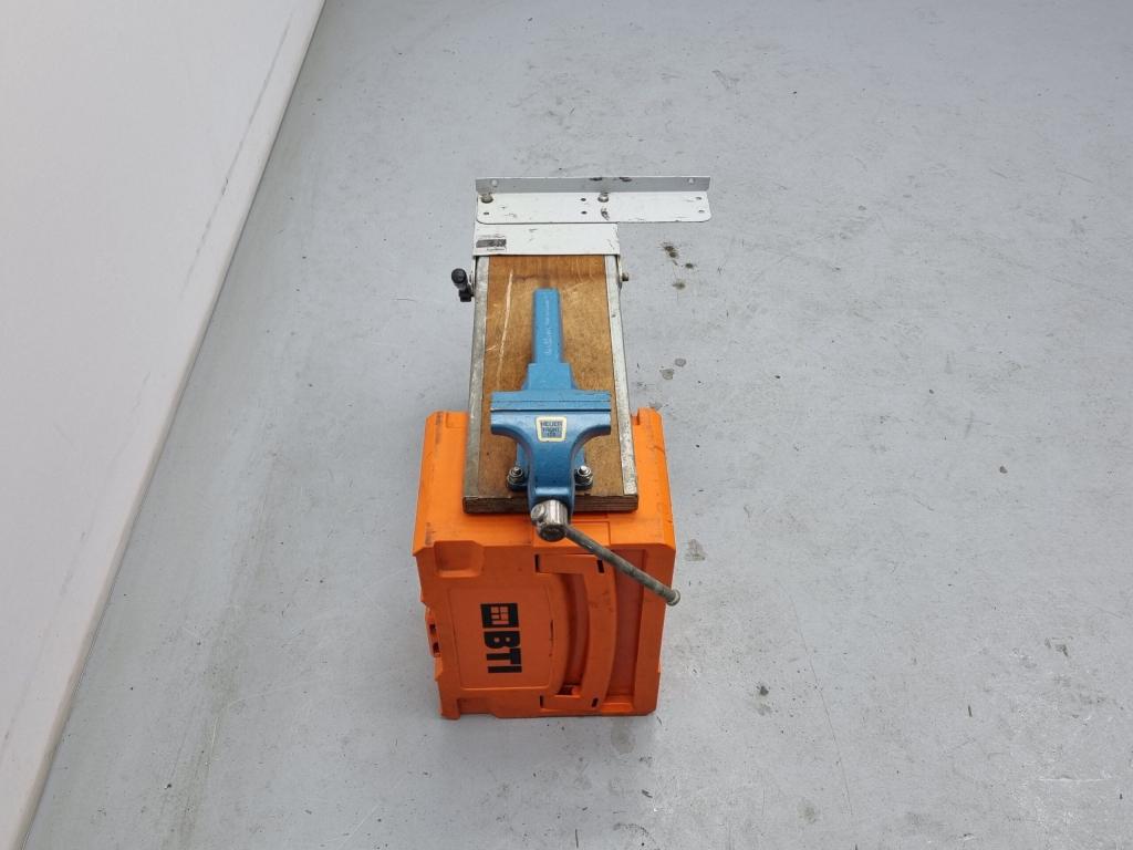 bankschroef systeem werkbank bus inrichting, Niet ingevuld, Niet ingevuld, Niet ingevuld