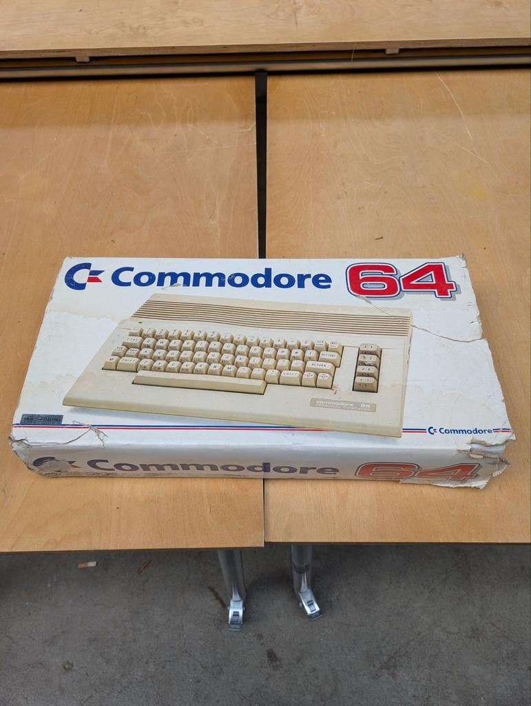 Commodore 64 - Ongetest met originele doos, Computers en Software, Vintage Computers, Ophalen of Verzenden, Commodore