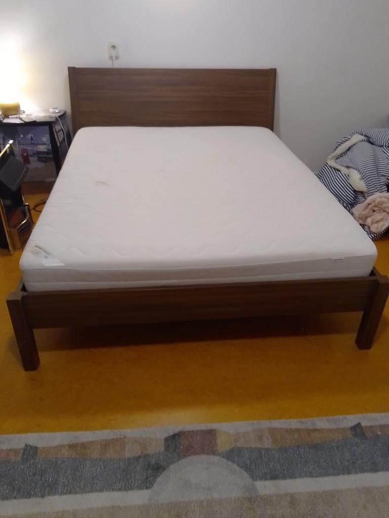 Bedframe + lattenbodem + matras – 160x200 (IKEA Sultan Hamnv, Ophalen