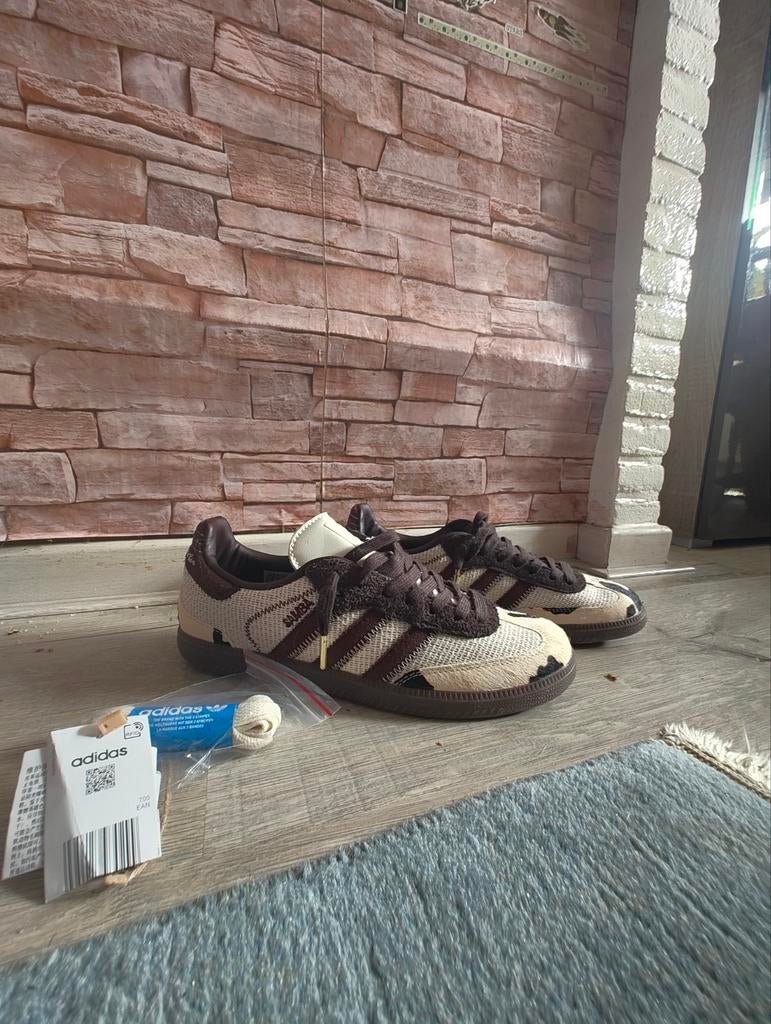 Adidas samba maat 40 - 42, Bruin, Nieuw, Ophalen of Verzenden, Sneakers of Gympen