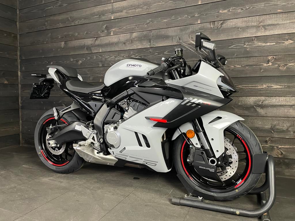 CFMOTO 675SR-R (bj 2026), 675 cc, Bedrijf, Sport, Meer dan 35 kW