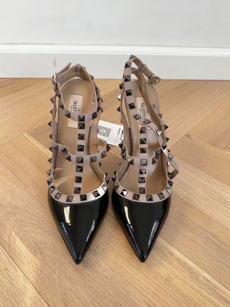 Valentino Garavani Rockstud Pumps – 38,5, Kleding | Dames, Schoenen, Ophalen of Verzenden, Zo goed als nieuw, Zwart
